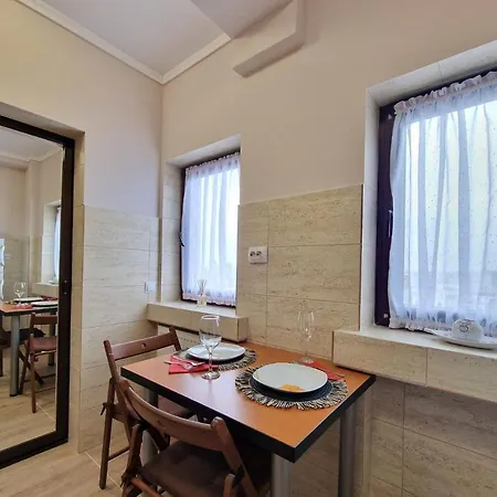 Laroka House Arty And Cosy Studio Universitate Center-3